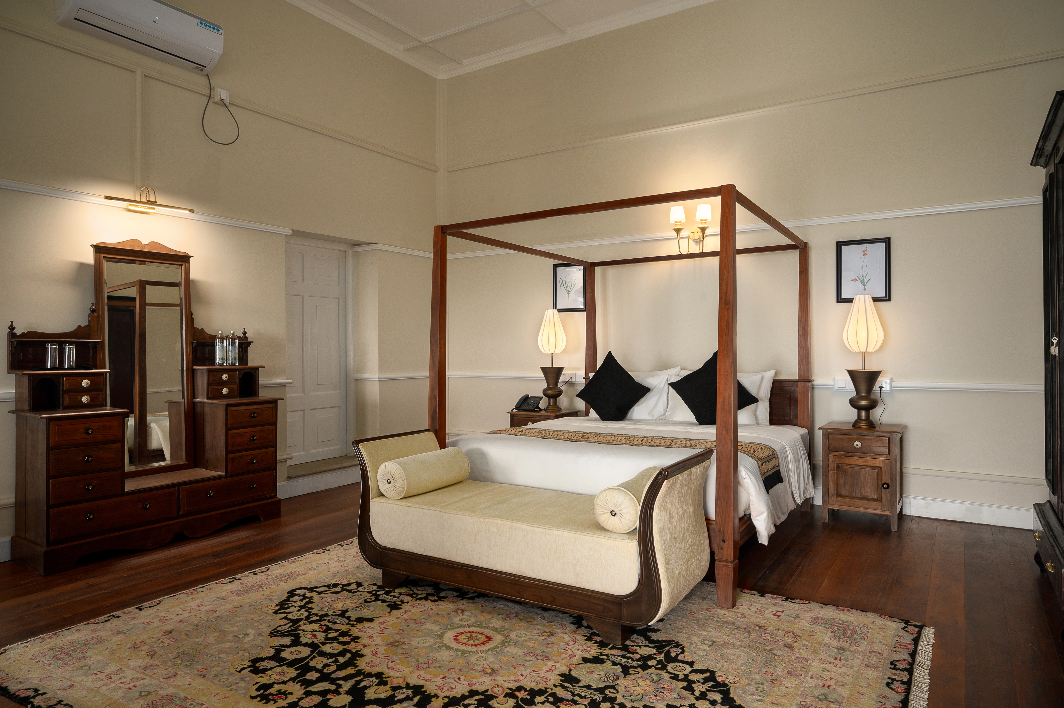 AYR Castle - Labugama