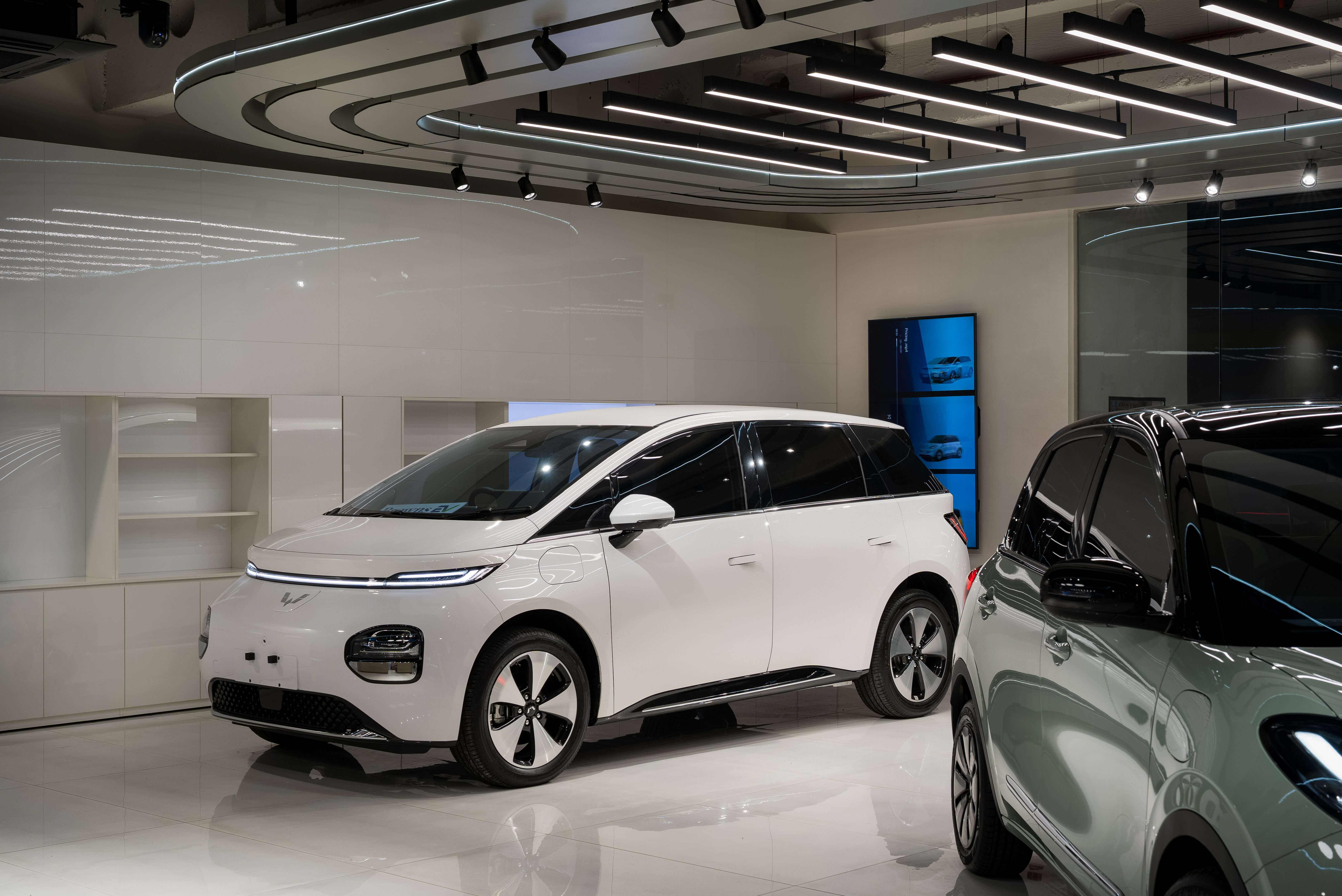 Browns Ev Showroom - Image 2