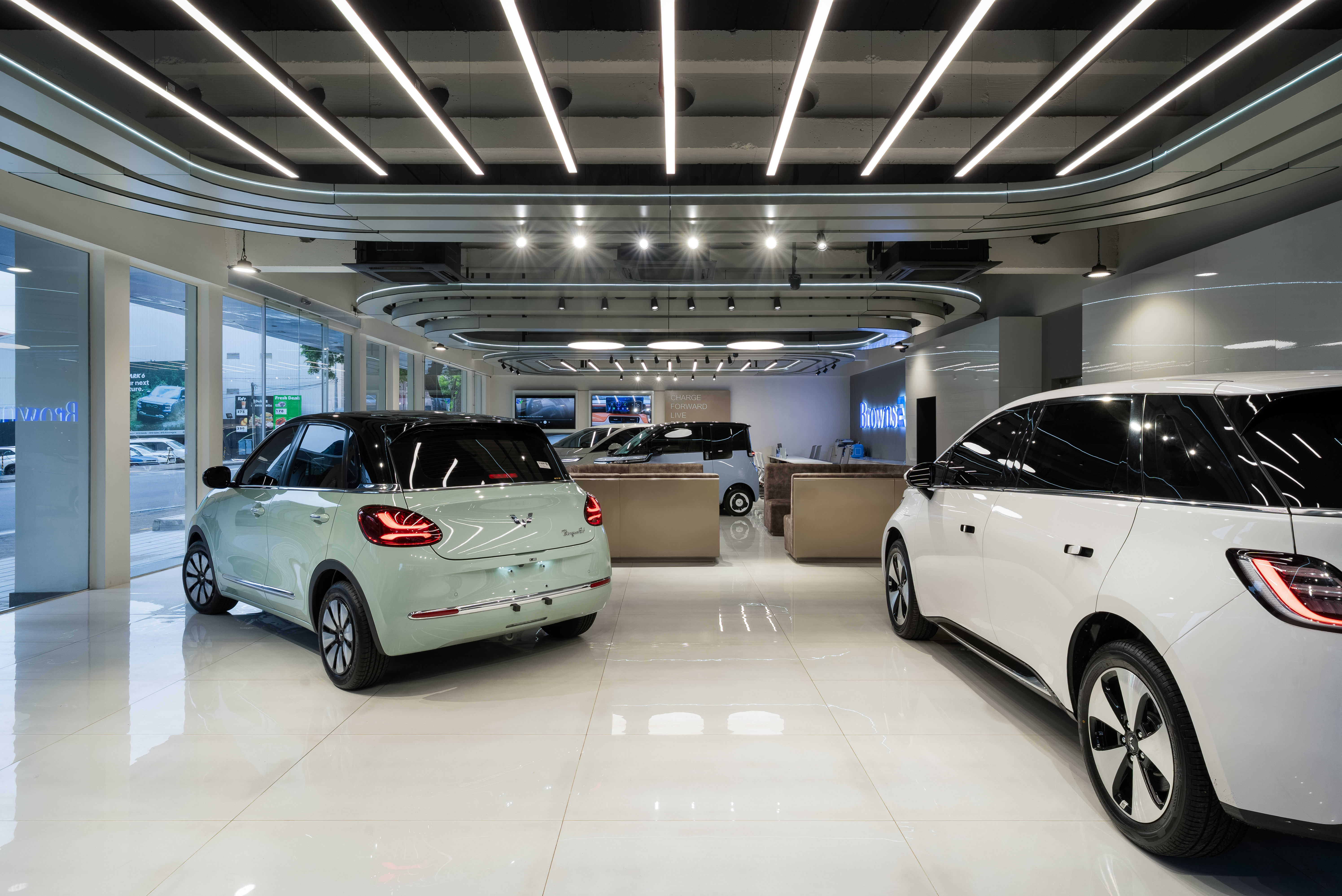 Browns Ev Showroom - Image 6